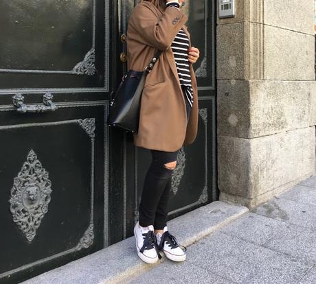 BLACK&WHITE SUNDAY.-