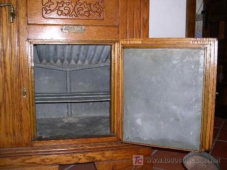 El refrigerador empotrado. El refrigerador empotrado.