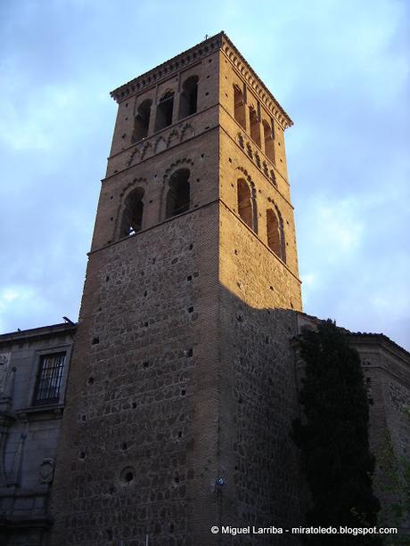 Alta torre, líquida espada