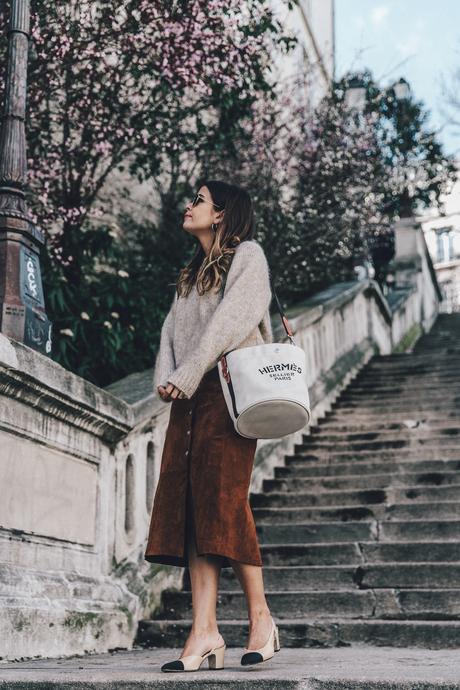 Vestiaire_Collective-Suede_Skirt-MIdi_Skirt-Hermes_Canvas_Bag-Chanel_Slingbacks-Outfit-Street_Style-37