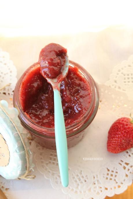 Mermelada de fresas especiadas al vino tinto