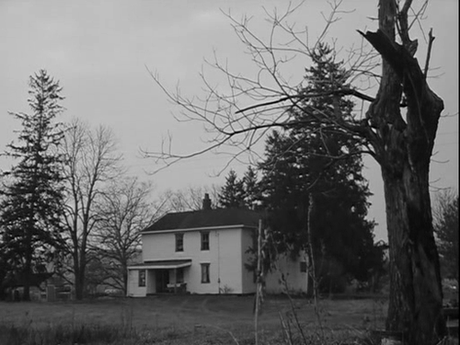 Casa en la que se refugian las siete personas acosadas por los muertos vivientes