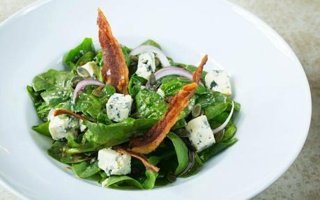 La Vanduca: puerto de amarre y fonda junto al Retiro La Vanduca: ensalada de espinacas