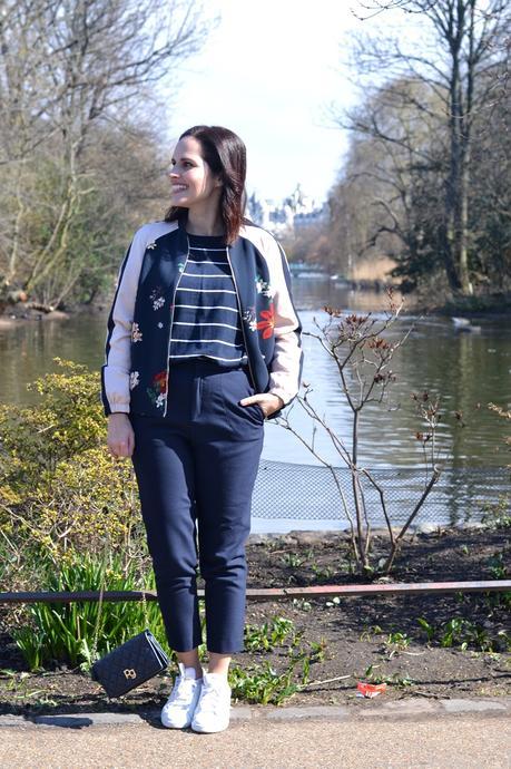 zara-bomber-trousers-comfy-outfit-reebok-street-style