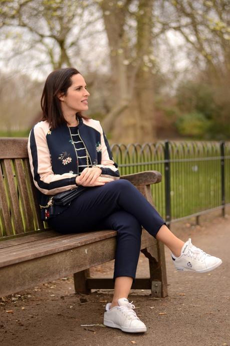 bomber-and-flower-10 zara-outfit-bomber-reebok-street-style