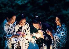 Manu Zapata_El cine (de estreno) fácil de leer_vivazapata.net_NUESTRA HERMANA PEQUEÑA_con los fuegos artificiales mejor de color