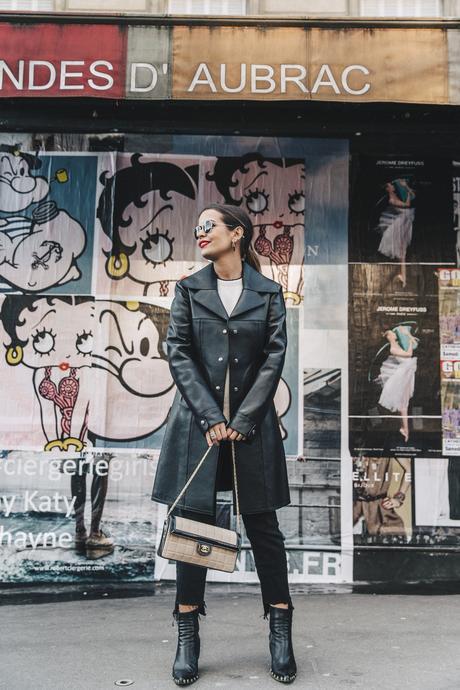 A Day With Vestiaire Collective II Vestiaire_Collective-Louis_Vuitton_Leather_Coat-Black_and_White-Chanel_Vintage-Celine_Boots-Street_Style-Outfit-PFW-4