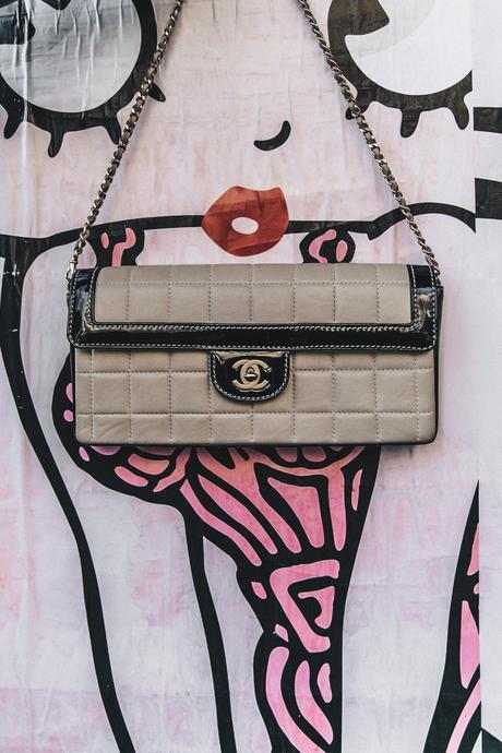 A Day With Vestiaire Collective II Vestiaire_Collective-Louis_Vuitton_Leather_Coat-Black_and_White-Chanel_Vintage-Celine_Boots-Street_Style-Outfit-PFW-35