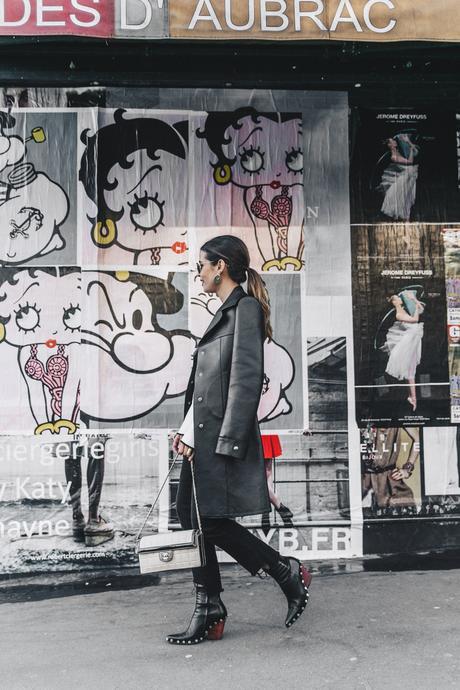 A Day With Vestiaire Collective II Vestiaire_Collective-Louis_Vuitton_Leather_Coat-Black_and_White-Chanel_Vintage-Celine_Boots-Street_Style-Outfit-PFW-19