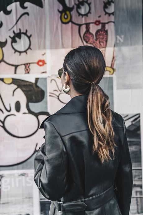 A Day With Vestiaire Collective II Vestiaire_Collective-Louis_Vuitton_Leather_Coat-Black_and_White-Chanel_Vintage-Celine_Boots-Street_Style-Outfit-PFW-26