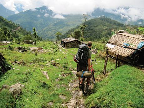 Si planeas una mini aventura en bicicleta, de un par de días, te ofrecemos ochos consejos que deberías considerar (pasando la noche en un albergue)