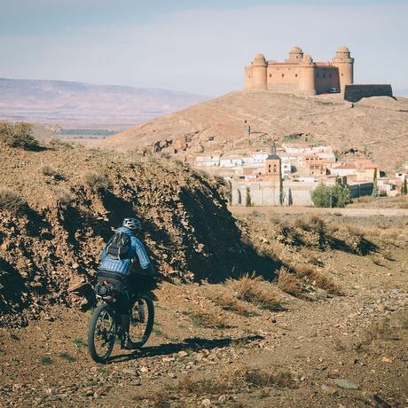 Si planeas una mini aventura en bicicleta, de un par de días, te ofrecemos ochos consejos que deberías considerar (pasando la noche en un albergue) Si planeas una mini aventura en bicicleta, de un par de días, te ofrecemos ochos consejos que deberías considerar (pasando la noche en un albergue)
