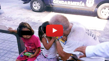 Detienen a canadiense de 68 años por besar a niñas de 3 en la boca