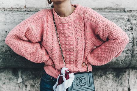 Pink_Sweater-Vintage_Coat-Sandro_Sneakers-Outfit-Street_Style-40