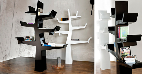 Librerías con forma de árbol en blanco y negro