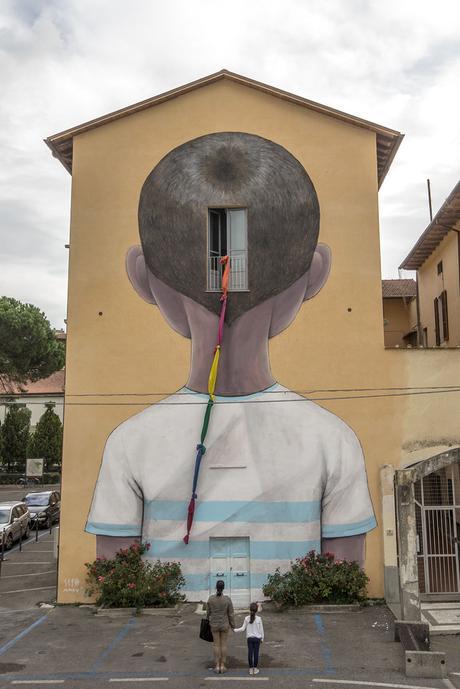 Murales de figuras sin rostro aparecen para presenciar lo invisible seth-5