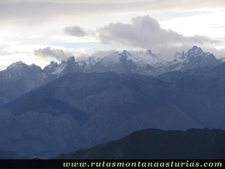 Vista del macizo central desde el Benzúa