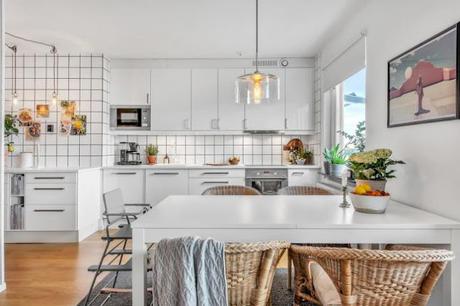 DECO | Una cocina en blanco llena de luz