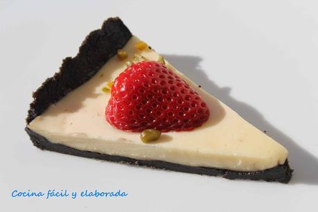 TARTA DE FRESAS, CHOCOLATE BLANCO Y OREOS, SIN HORNO