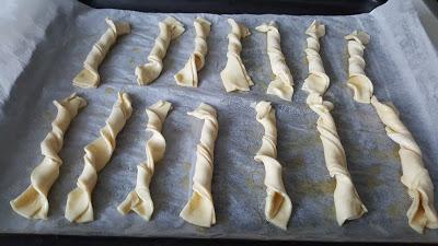 LAZOS DE HOJALDRE Y MIEL