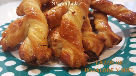 LAZOS DE HOJALDRE Y MIEL