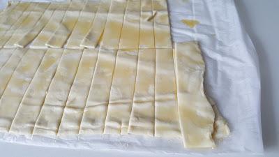 LAZOS DE HOJALDRE Y MIEL