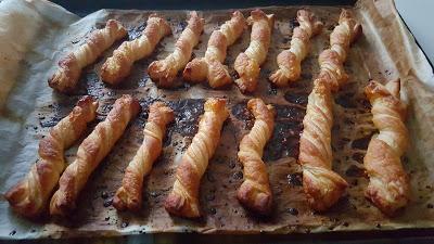 LAZOS DE HOJALDRE Y MIEL