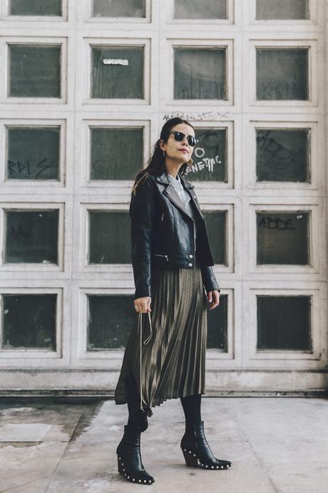 Collage_Vintage_Reiss-Pleated_Skirt-Blue_Shirt-Palais_de_Tokyo-13