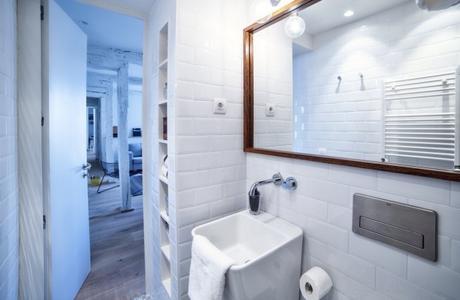 Alojamientos con historia baño con azulejos de metro