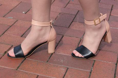 Outfit con biker de cuero negra