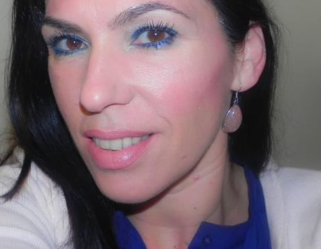 Azul Eternity (look, manicura y outfit)