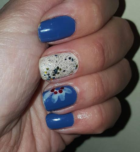 Azul Eternity (look, manicura y outfit)
