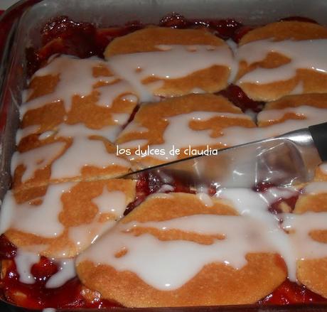 Pastel con mermelada de fresa Pastel con mermelada de fresa