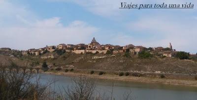 El pueblo amurallado de Maderuelo, en la provincia de Segovia