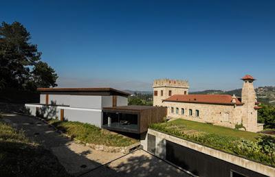 Ampiacion Moderna en un Palacio en Portugal