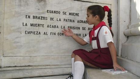 Una niña cubana apasionada por José Martí (+ Fotos)