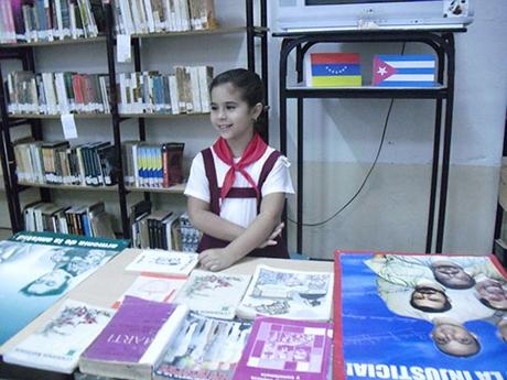 Una niña cubana apasionada por José Martí (+ Fotos)