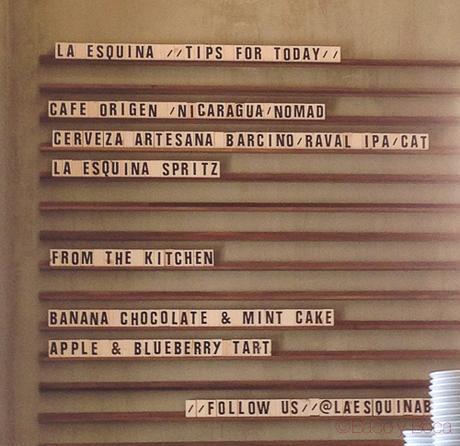 pizarra interior la esquina baco y boca