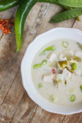Tom Kha Kai (Sopa de pollo con leche de coco)