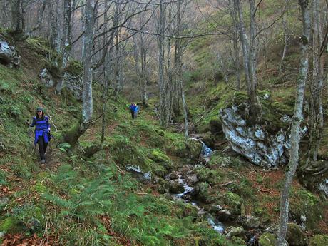 TROBANIELLO - SOBRE EL TAMBARON - VALLE LA FOIX