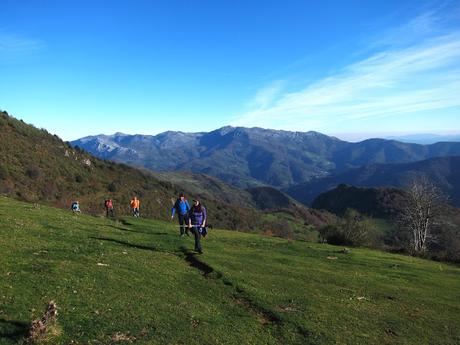 TROBANIELLO - SOBRE EL TAMBARON - VALLE LA FOIX