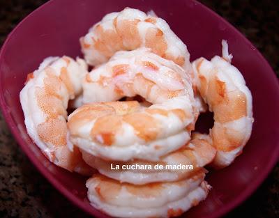 AGUACATES CON LANGOSTINOS