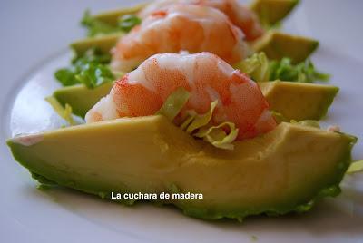 AGUACATES CON LANGOSTINOS