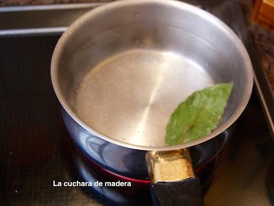 AGUACATES CON LANGOSTINOS