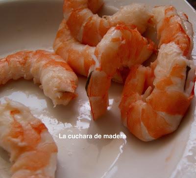 AGUACATES CON LANGOSTINOS