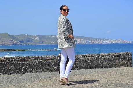 soft-colours-outfit-street-style