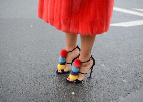 Zapatos con pompones