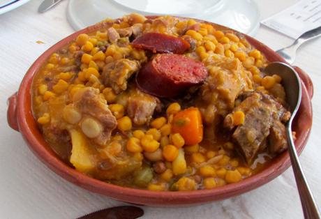 cachupa de cabo verde, cachupa caboverdiana, lisboa, restaurante sao cristovao, portugal, conocer portugal, gastronomia cabo verde, cocina africana, turismo portugal