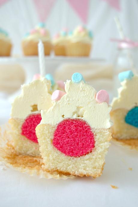 Cupcakes sorpresa de almendra con crema de yuzu - Una galleta, un cuento - Marzo - La Bella durmiente Cupcakes sorpresa de almendra con crema de yuzu - Una galleta, un cuento - Marzo - La Bella durmiente