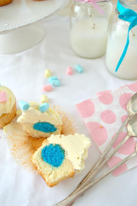 Cupcakes sorpresa de almendra con crema de yuzu - Una galleta, un cuento - Marzo - La Bella durmiente Cupcakes sorpresa de almendra con crema de yuzu - Una galleta, un cuento - Marzo - La Bella durmiente